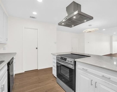 6335 W Northwest Highway - Photo Thumbnail 7