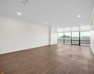 6335 W Northwest Highway - Photo Thumbnail 2