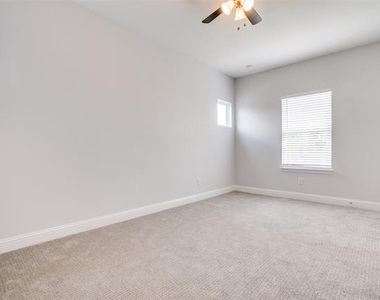 3105 Chihuahua Avenue - Photo Thumbnail 16
