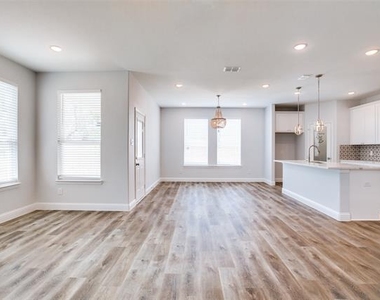 3105 Chihuahua Avenue - Photo Thumbnail 6