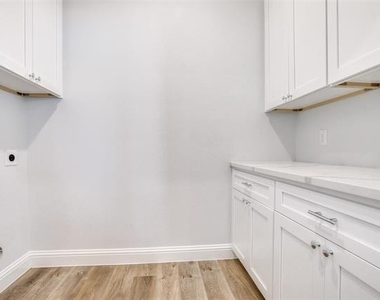 3105 Chihuahua Avenue - Photo Thumbnail 21