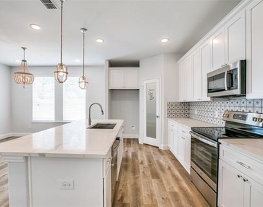3105 Chihuahua Avenue - Photo Thumbnail 10