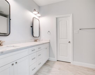 3105 Chihuahua Avenue - Photo Thumbnail 14
