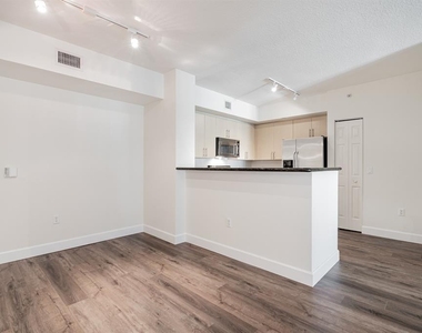 2421 Ne 65th Street - Photo Thumbnail 4
