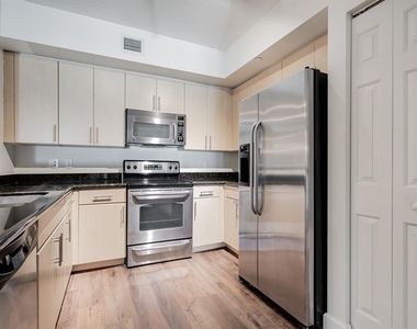 2421 Ne 65th Street - Photo Thumbnail 10