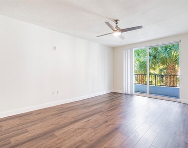 2421 Ne 65th Street - Photo Thumbnail 2