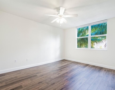 2421 Ne 65th Street - Photo Thumbnail 13