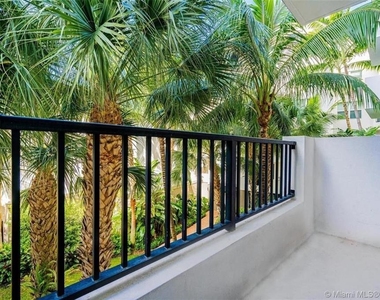 2421 Ne 65th Street - Photo Thumbnail 24