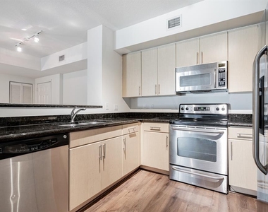 2421 Ne 65th Street - Photo Thumbnail 9