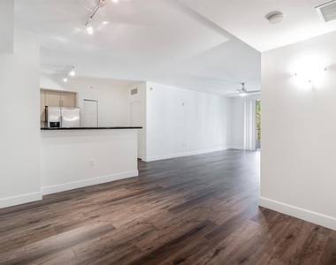 2421 Ne 65th Street - Photo Thumbnail 6