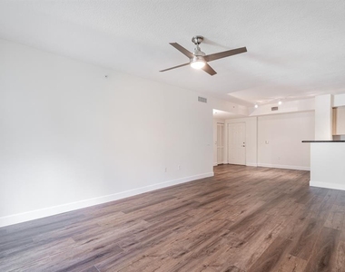 2421 Ne 65th Street - Photo Thumbnail 5