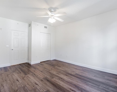 2421 Ne 65th Street - Photo Thumbnail 16