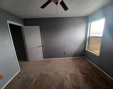 2315 Cuesta Lane - Photo Thumbnail 17