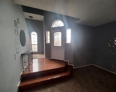 2315 Cuesta Lane - Photo Thumbnail 3