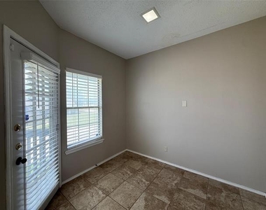 1342 Park Avenue - Photo Thumbnail 9