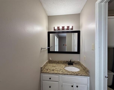 1342 Park Avenue - Photo Thumbnail 13