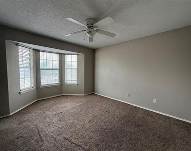 1342 Park Avenue - Photo Thumbnail 3