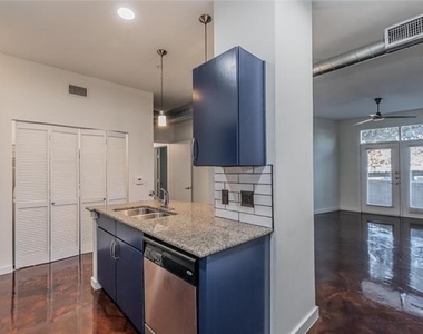 201 W Lancaster Avenue - Photo Thumbnail 4
