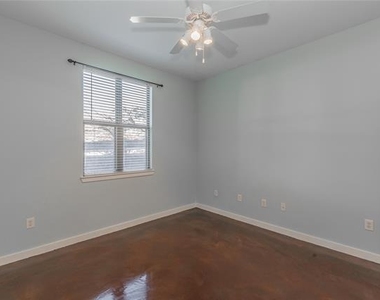 201 W Lancaster Avenue - Photo Thumbnail 11