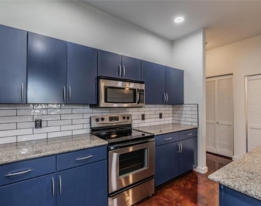 201 W Lancaster Avenue - Photo Thumbnail 5