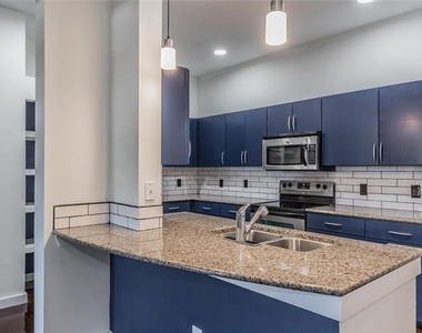 201 W Lancaster Avenue - Photo Thumbnail 2
