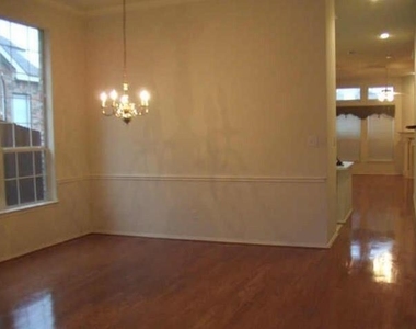 2027 Wimbledon Drive - Photo Thumbnail 6