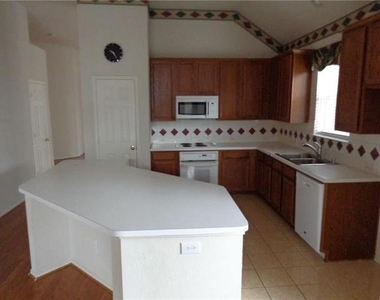 2027 Wimbledon Drive - Photo Thumbnail 1