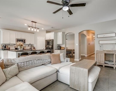 5617 Kilpatrick Avenue - Photo Thumbnail 7