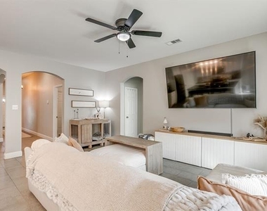 5617 Kilpatrick Avenue - Photo Thumbnail 6