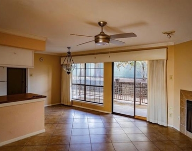 2505 Wedglea Drive - Photo Thumbnail 3