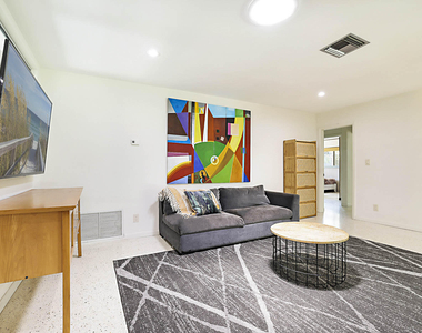 400 Nw 6th Avenue - Photo Thumbnail 16