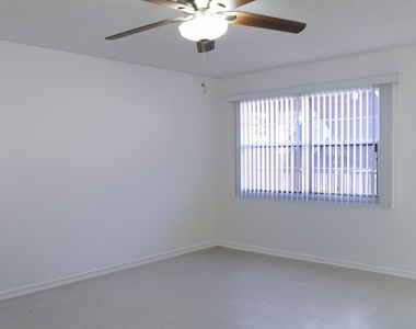 400 Sw 134th Way - Photo Thumbnail 13