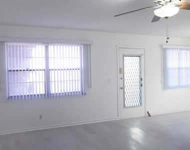 400 Sw 134th Way - Photo Thumbnail 14