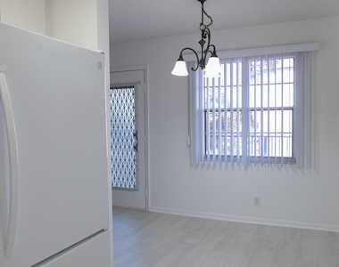 400 Sw 134th Way - Photo Thumbnail 5