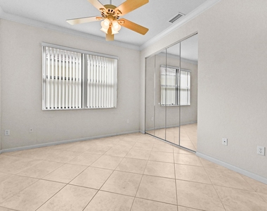 6823 Fabiano Circle - Photo Thumbnail 13