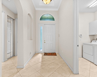 6823 Fabiano Circle - Photo Thumbnail 4