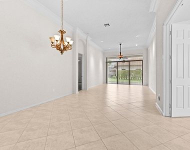 6823 Fabiano Circle - Photo Thumbnail 10