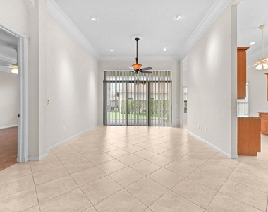 6823 Fabiano Circle - Photo Thumbnail 15