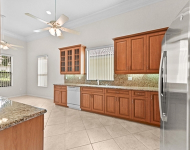 6823 Fabiano Circle - Photo Thumbnail 20