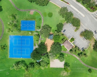 10700 Nw 14th Street - Photo Thumbnail 1