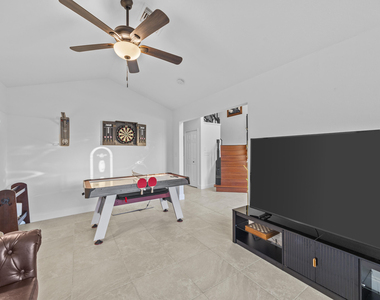 2400 Seaford Drive - Photo Thumbnail 10