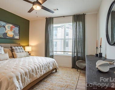 925 W Mallard Creek Church Road - Photo Thumbnail 40