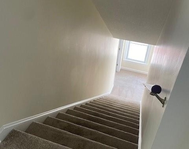 103 S Ridge Avenue - Photo Thumbnail 10