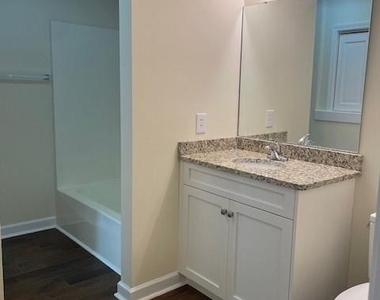 103 S Ridge Avenue - Photo Thumbnail 8