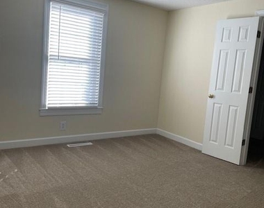 103 S Ridge Avenue - Photo Thumbnail 9
