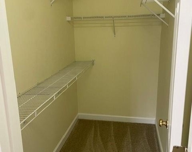 103 S Ridge Avenue - Photo Thumbnail 5