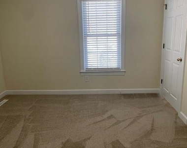 103 S Ridge Avenue - Photo Thumbnail 6