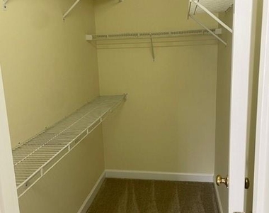 103 S Ridge Avenue - Photo Thumbnail 4