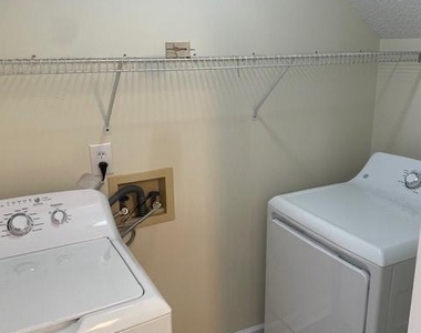103 S Ridge Avenue - Photo Thumbnail 11