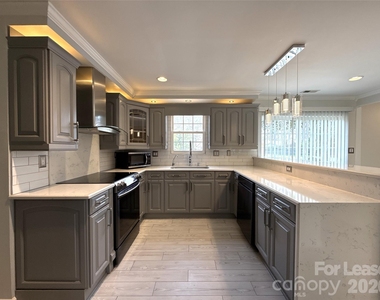 7318 Connan Lane - Photo Thumbnail 10